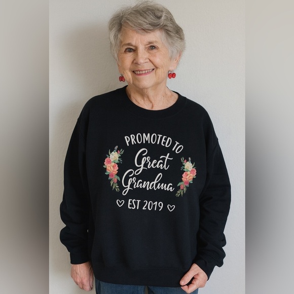 Great Grandma Floral Crewneck Sweatshirt Pullover Black Large - Picture 1 of 5